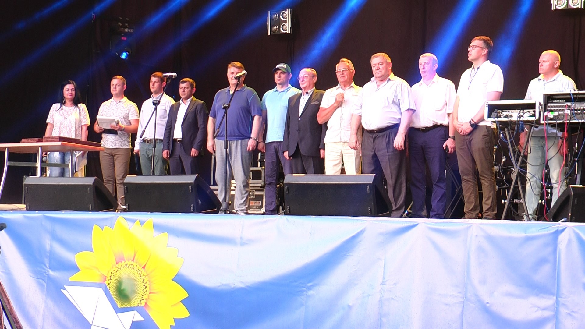 Масштабний фестиваль громадського здоров’я, на якому встановили рекорд України, відбувся в Полянській ОТГ (ВІДЕО)