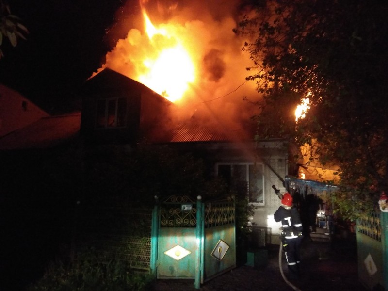 На Берегівщині горів житловий будинок