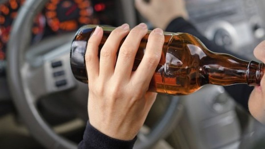 Без прав та нетверезий: ужгородські патрульні виявили неповнолітнього за кермом (ВІДЕО)