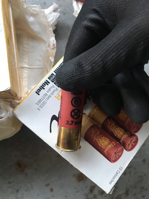 На Закарпатті прикордонники запобігли ввезенню в Україну "небезпечної" контрабанди (ФОТО)