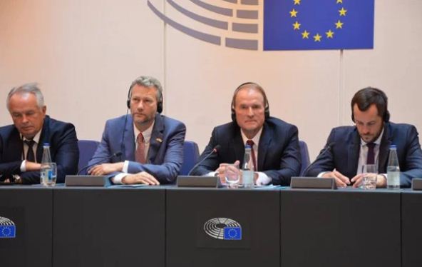 Віктор Медведчук презентував в Європарламенті свій мирний план з врегулювання конфлікту на Донбасі (ВІДЕО)
