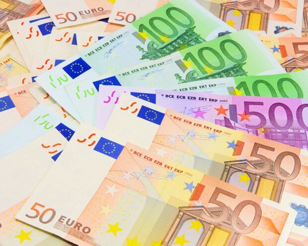 Курс валют на 27 серпня: гривня оговталася після свята