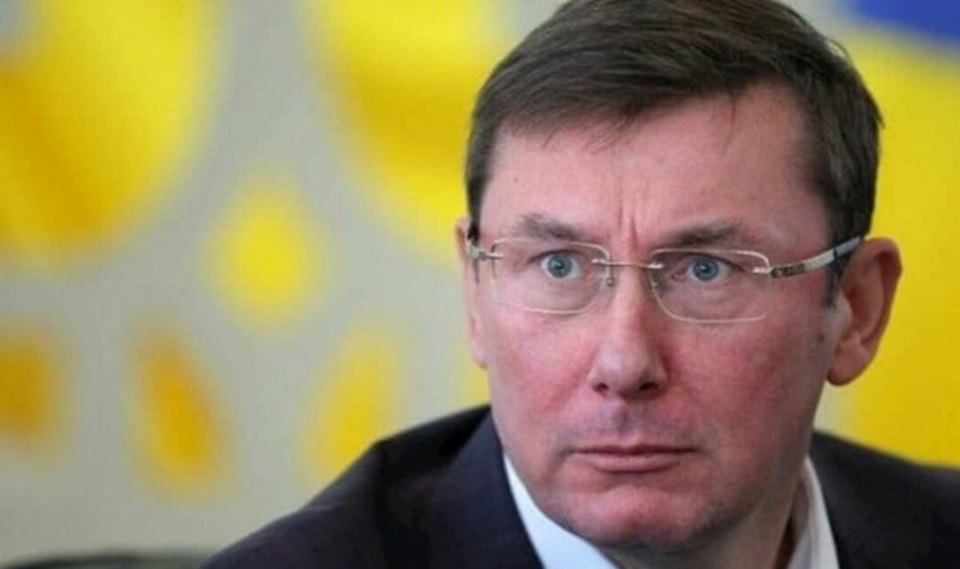 Луценко втік з України?