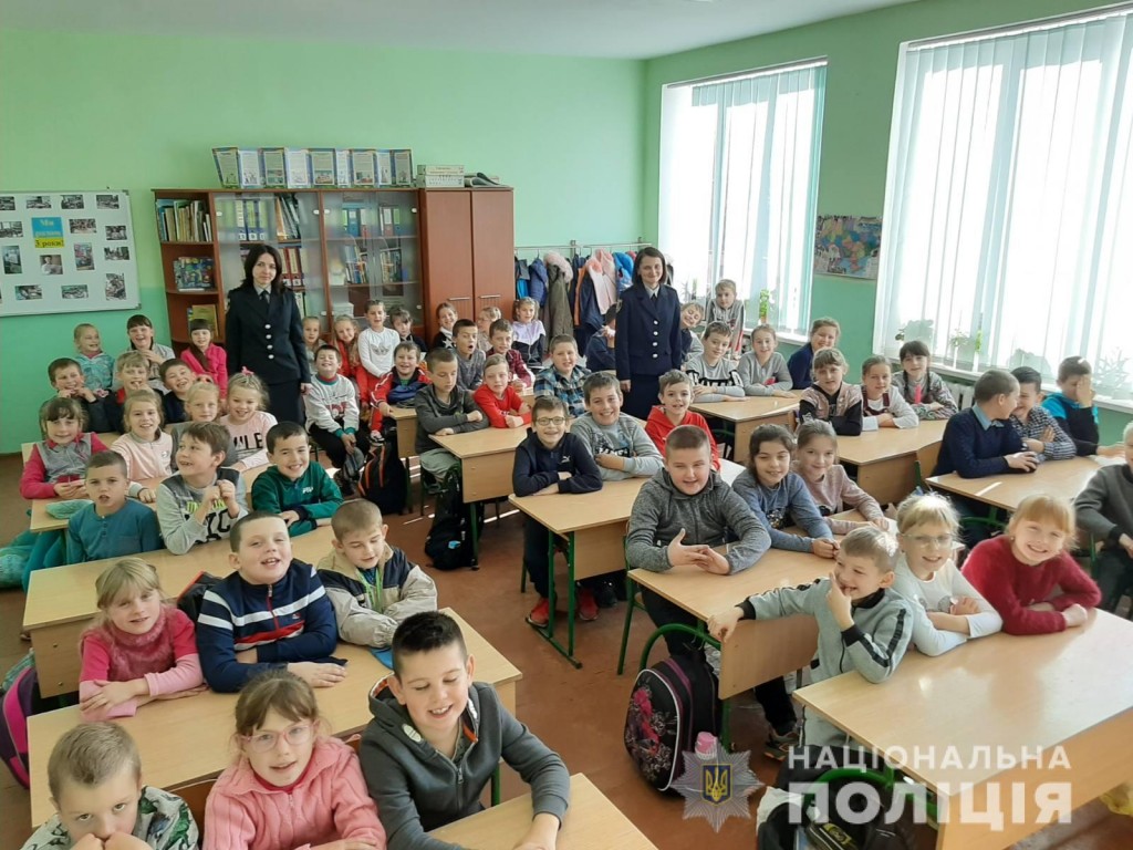 Закарпатська поліція долучилась до акції «Безпека дорожнього руху – це життя» (ФОТО)