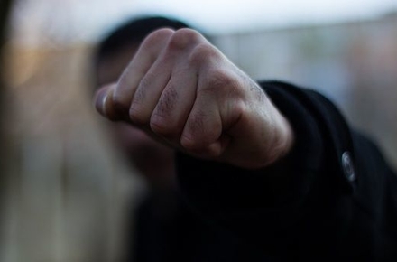 Летальний удар у голову: в Ужгороді погоджено підозру чоловікові-вбивці