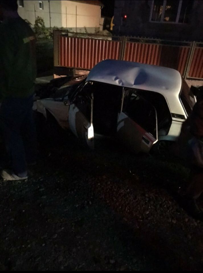 Автотроща на Виноградівщині. Водія авто забрала швидка (ФОТО)