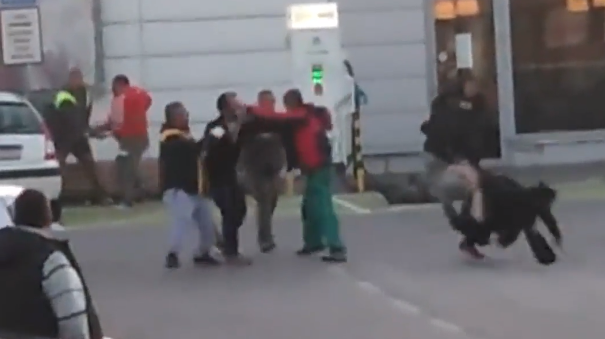 У сусідній із Закарпаттям Словаччині жорстоко побилися роми та українські заробітчани: є потерпілі (ВІДЕО)