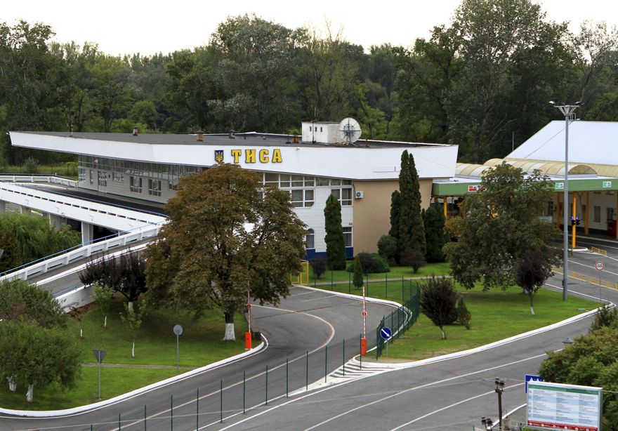 Оминайте "Косино", та їдьте: на пунктах пропуску з Закарпаття в Європу тиша