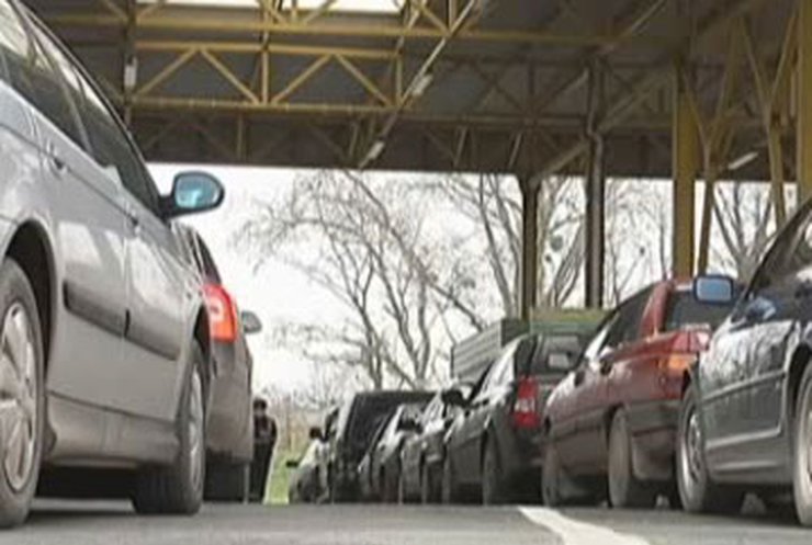 На Закарпатті значні черги на виїзд в Словаччину