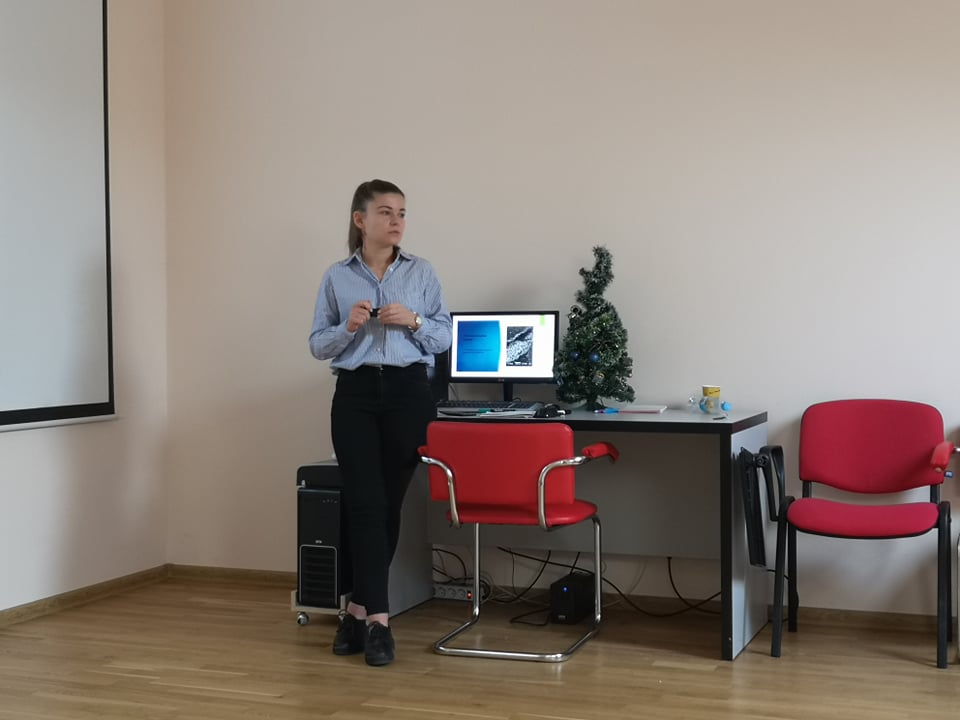 Всесвітній день стоматології: в клініці Ужгорода провели лекцію (ФОТО)