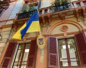 Український дипломат заразився коронавірусом