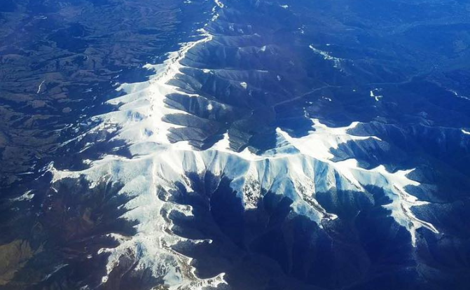 Неймовірне Закарпаття: Боржавський хребет з висоти пташиного польоту (ФОТО)