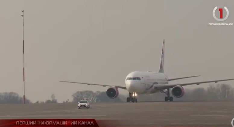 Як на Закарпатті зустрічали другий медичний вантаж з Китаю (ВІДЕО)