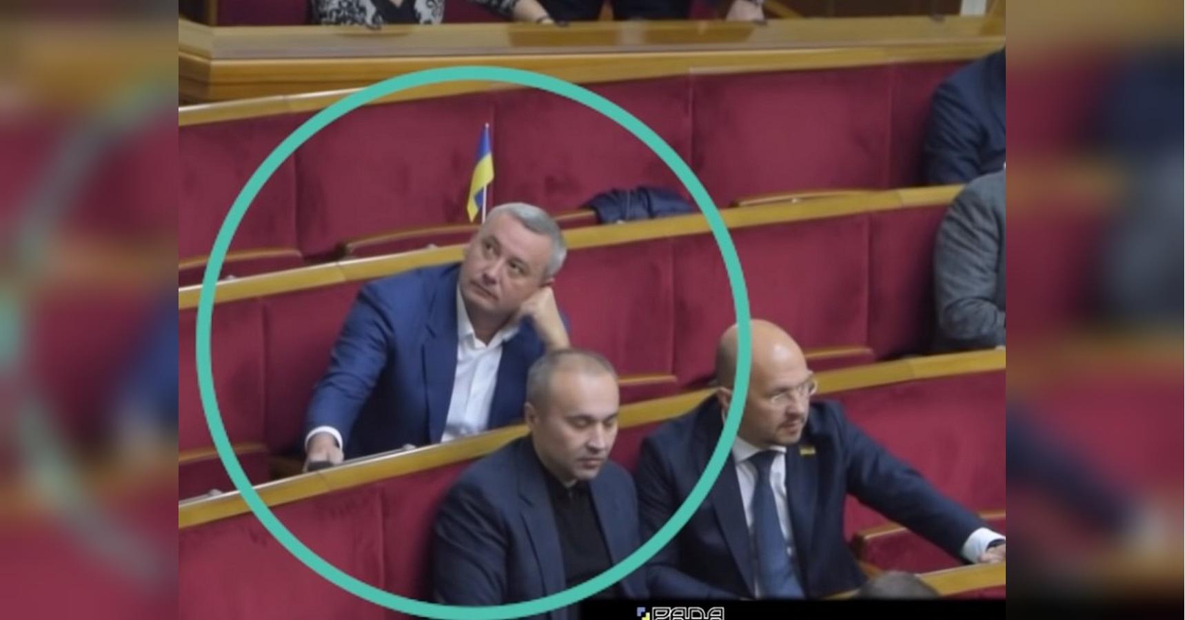 Докази кнопкодавства нардепа із Закарпаття Поляка передали в Генпрокуратуру (ФОТО)