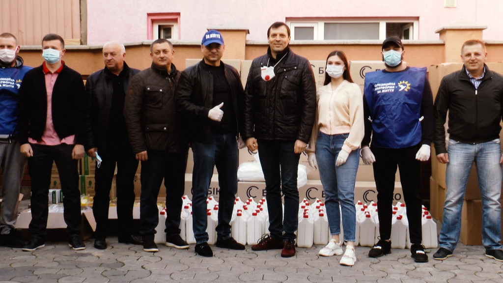 Закарпаття знову отримало масштабну допомогу для боротьби з COVID-19 від Віктора Медведчука та Оксани Марченко (ФОТО)
