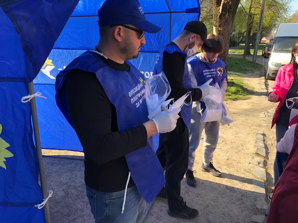 Вже завтра на Мукачівщині вкотре проводитимуть благодійну роздачу засобів захисту (ФОТО)