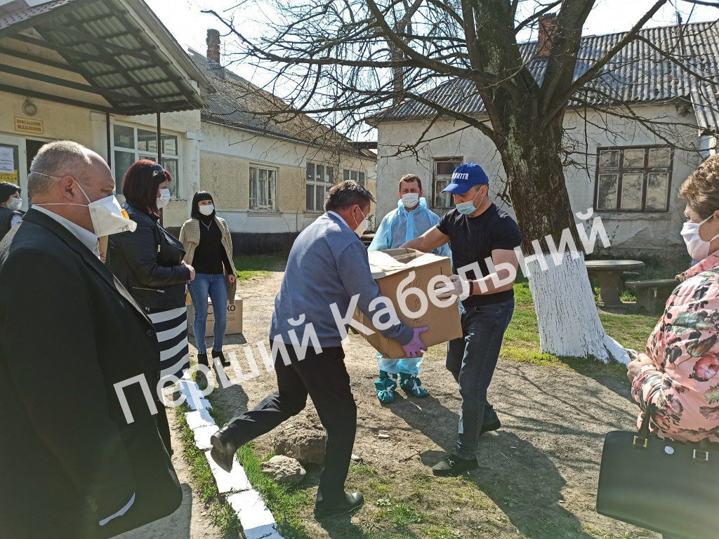 Ужгород, Берегово, Іршава, Мукачево та Перечин отримали допомогу від меценатів для боротьби з епідемією COVID-19 (ФОТО)