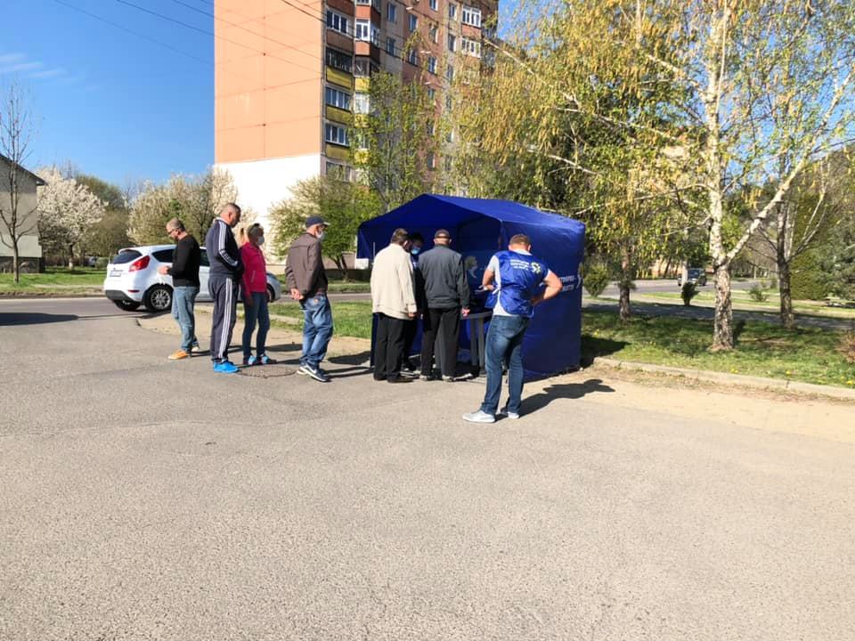 На Закарпатті сьогодні безкоштовно роздаватимуть засоби захисту: відомо, де саме