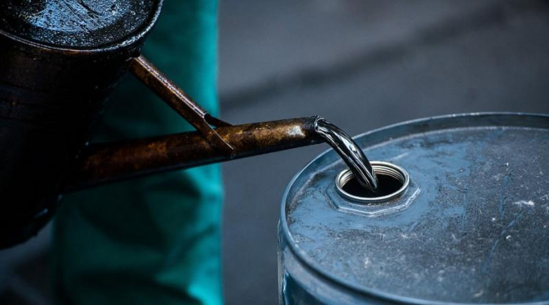 Безкоштовна нафта: чому ціни впали нижче нуля та на що очікувати