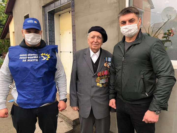 Благодійна допомога: Віктор Медведчук привітав закарпатських ветеранів з Днем Перемоги (ВІДЕО)