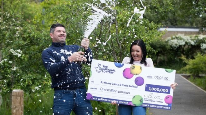 Карма: чоловік врятував життя поліцейському, а через місяць виграв понад $1 мільйон в лотерею