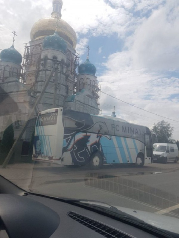 В Ужгороді ФК "Минай" навідався до церкви перед матчем