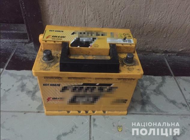 Викрадав акумулятори з авто: юний закарпатець скоїв щонайменше 6 крадіжок (ФОТО)