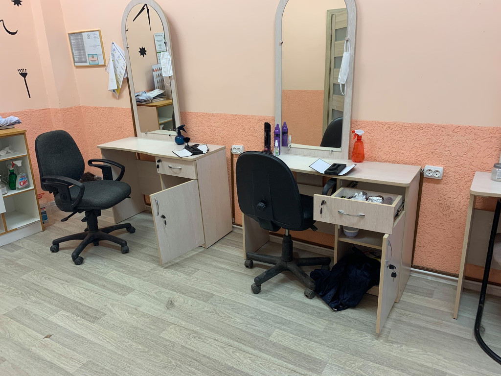 Винесли усе: в Ужгороді пограбували перукарню (ФОТО)