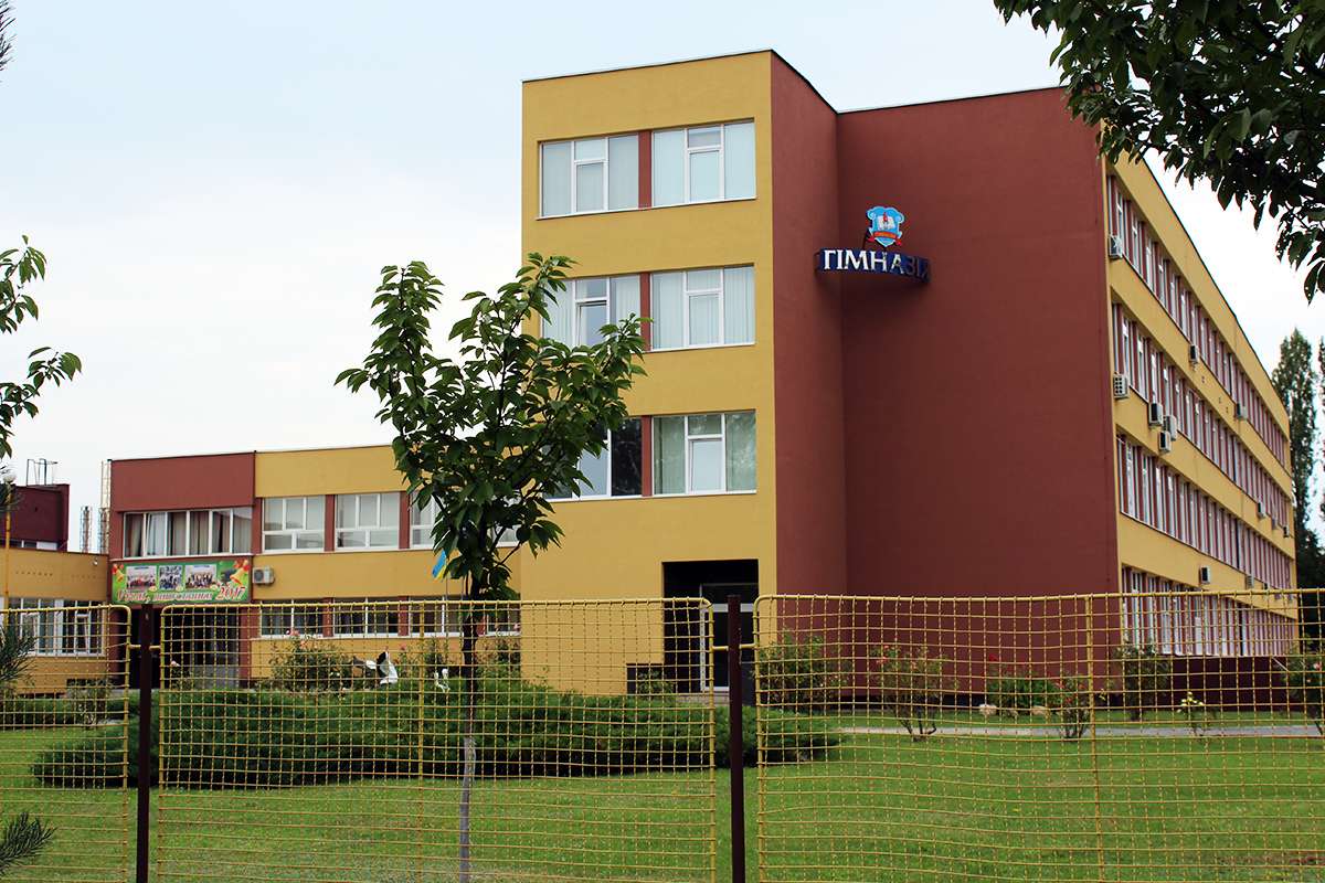 На Закарпатті продовжують закривати класи через COVID