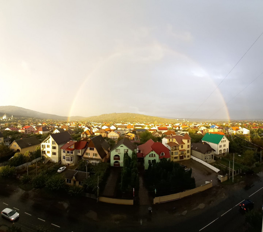 Над Мукачевом подвійна веселка: прикмети, тлумачення (ФОТО)
