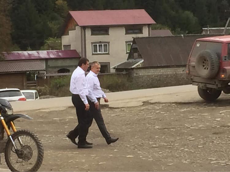 Резонансне розкрадання грошей платників податків зафіксовано на Рахівщині: до справи ймовірно причетні "Слуги народу" (ФОТО)