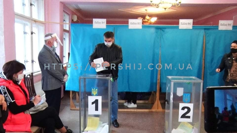 Іван Чубирко проголосував на місцевих виборах 2020