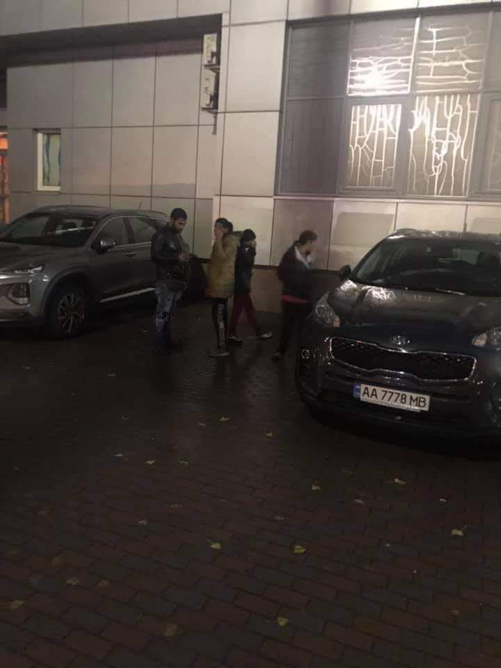 У Києві на жінку напала група циган (ФОТО)