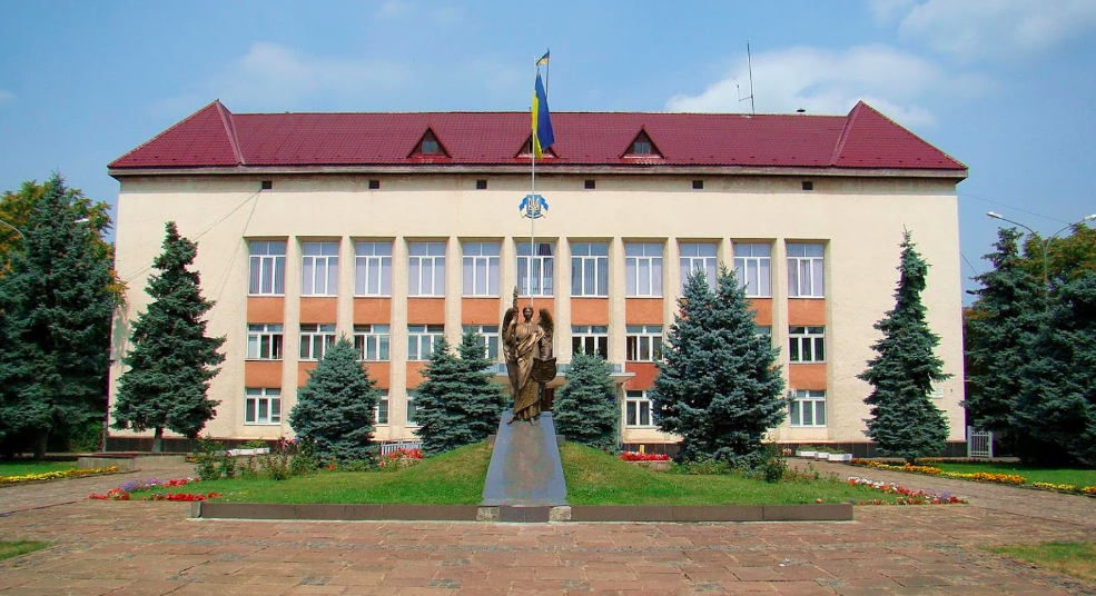 З вигуками «ганьба!»: у Виноградові відбулася перша сесія міськради (ВІДЕО)