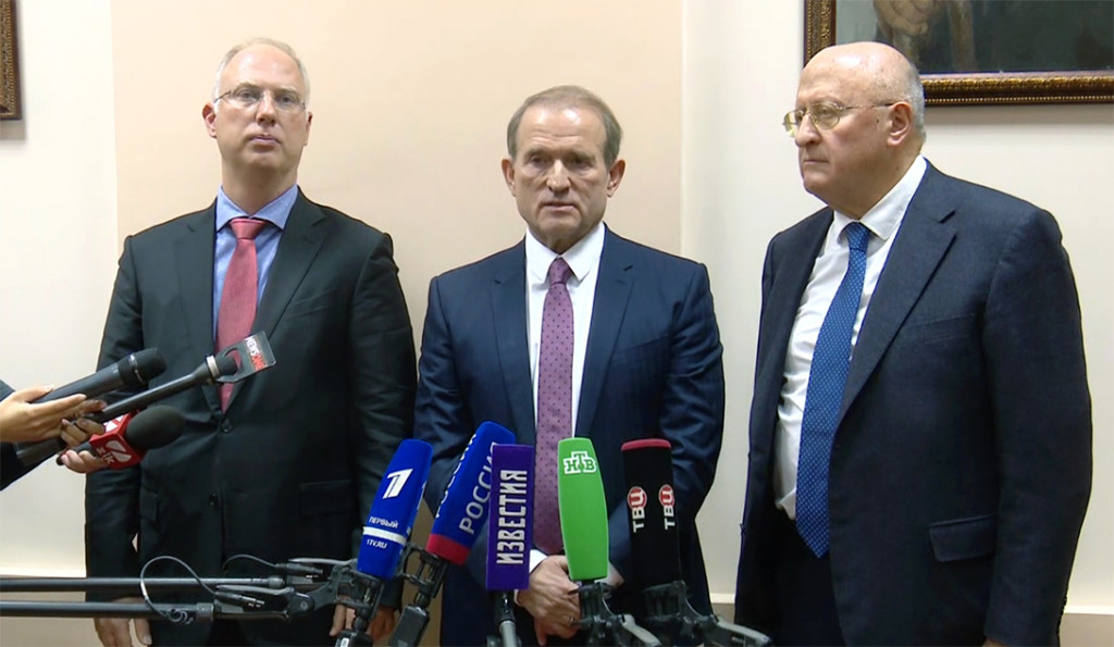 Медведчук в Москві домовився про передачу Україні технології виробництва вакцини від коронавірусу «Супутник V»