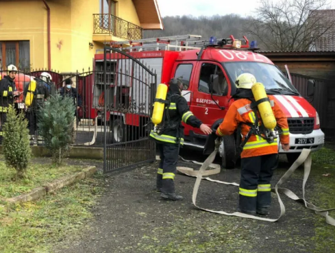 На Великоберезнянщині "горіла" будівля суду (ФОТО)