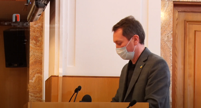 «З точки А в точку Б»: топ-посадовець Закарпатгазу не зміг відповісти, в якому напрямку і звідки в область потрапляє газ (ВІДЕО)