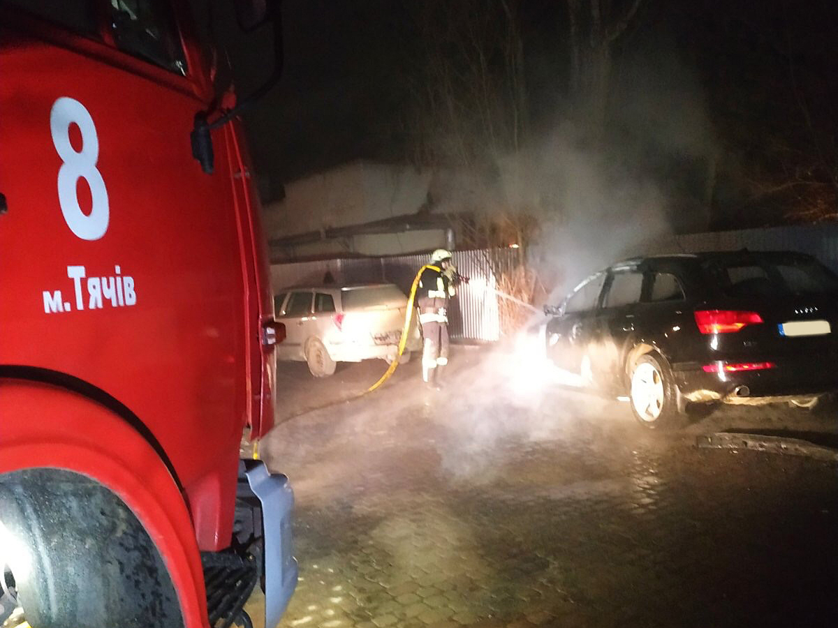 Підрив автівки у Тячеві: момент вибуху потрапив на камери (ВІДЕО)