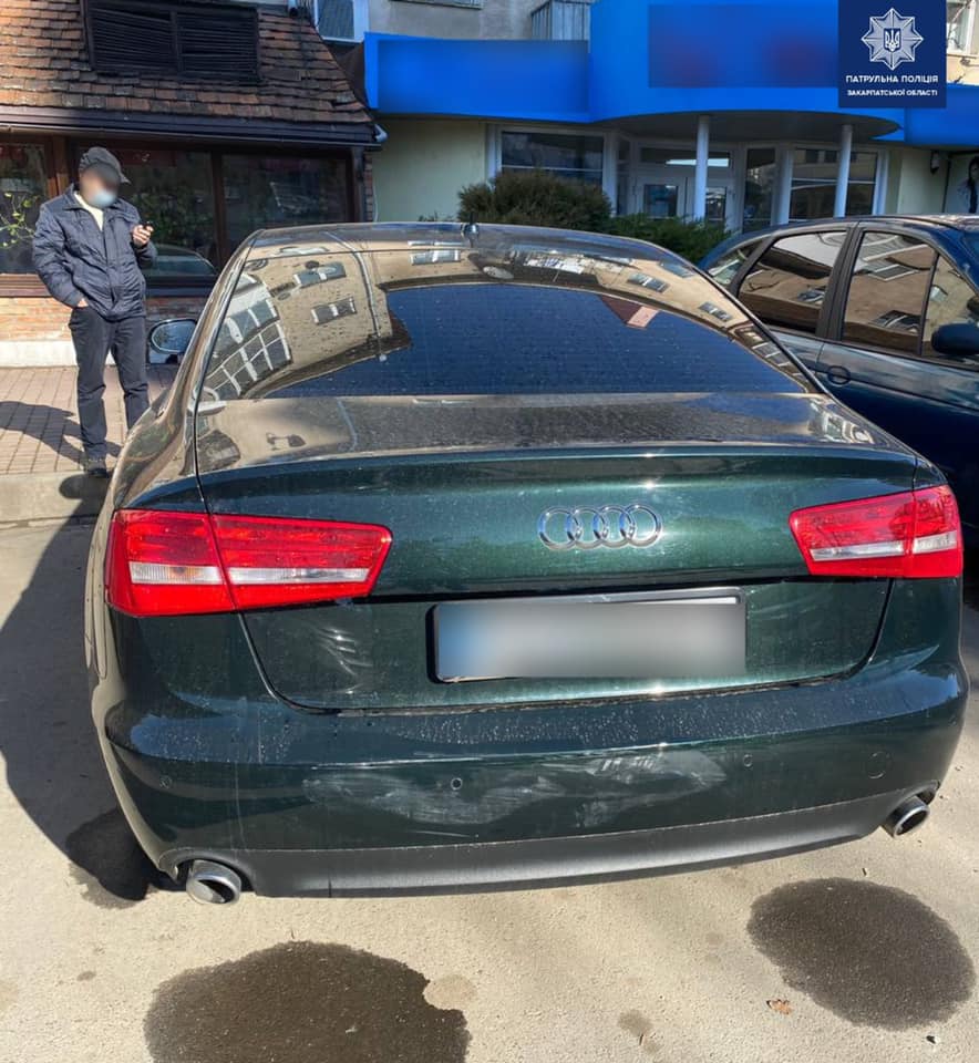 Винуватець втік: в Ужгороді шукають очевидців автопригоди (ФОТО)