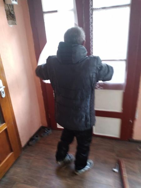 Укусив хазяйку: на Виноградівщині злодій посеред дня увірвався в будинок (ФОТО)