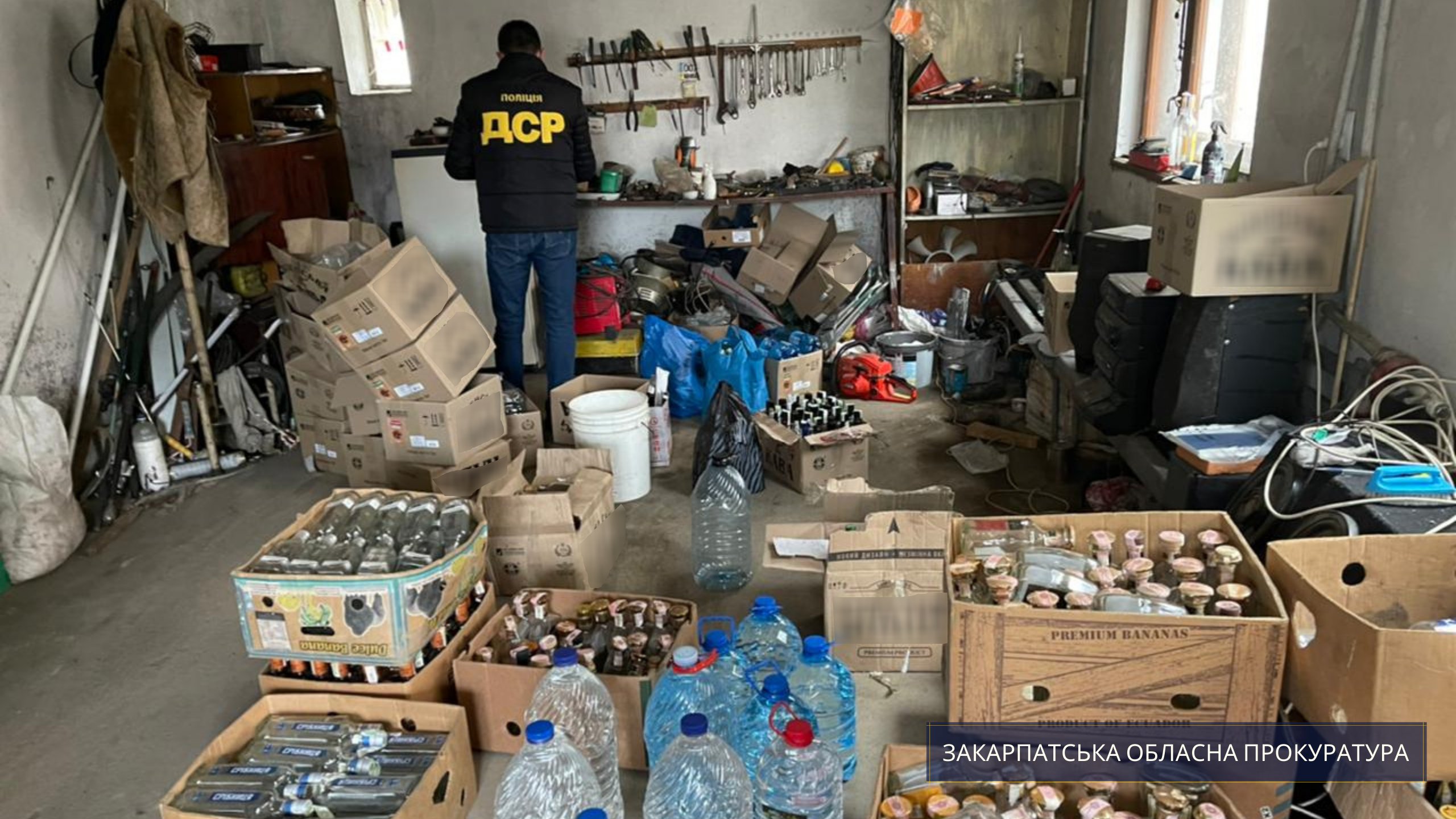 Фальсифікат на 730 тисяч: в Ужгороді викрили підпільну лабораторію (ФОТО)