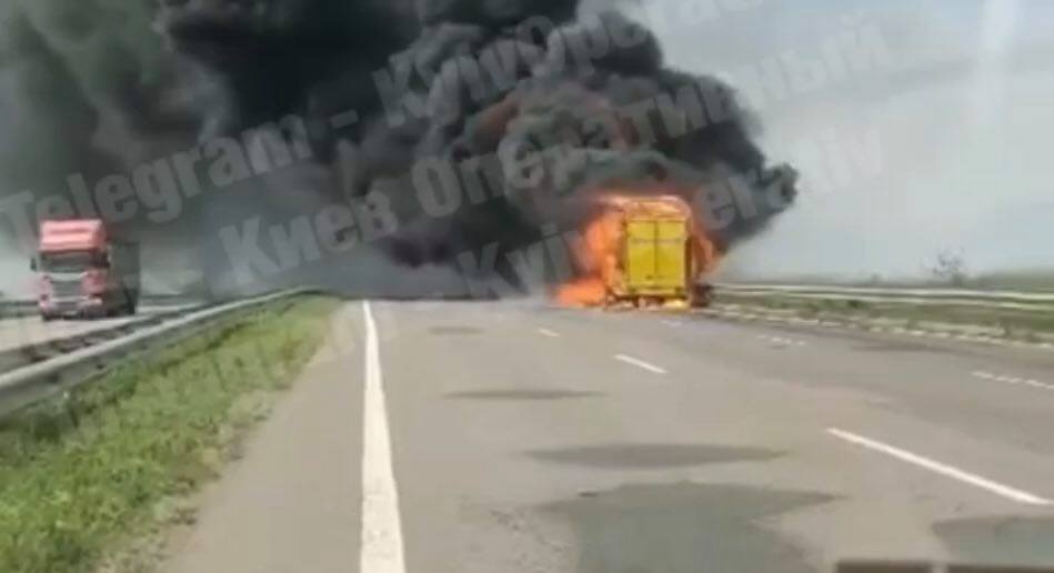 На трасі «Київ-Одеса» під час руху почав палати пасажирський автобус (ВІДЕО)