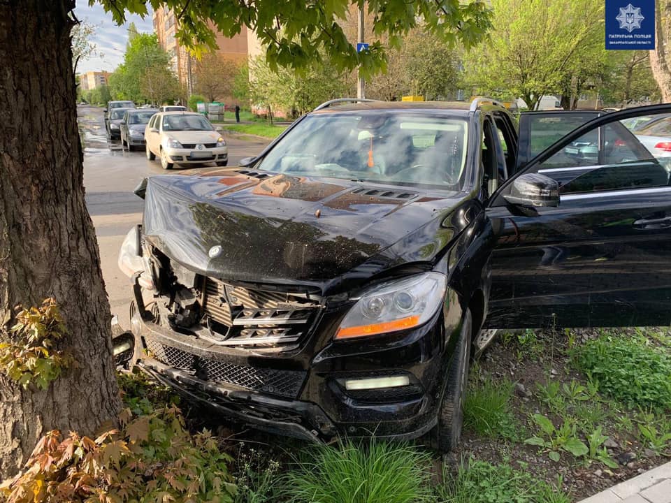 Ранкова ДТП в Ужгороді: подробиці від поліції (ФОТО)