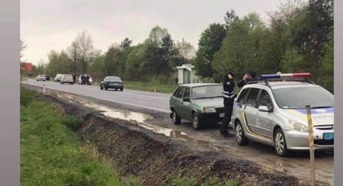 Збройний напад на Мукачівщині: потерпілий втратив багато крові — СОЦМЕРЕЖІ (ФОТО, ВІДЕО)