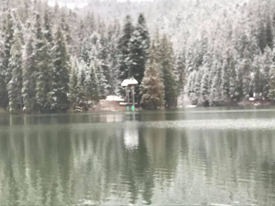 Зимові пейзажі: Синевир вражає засніженими краєвидами (ФОТО)