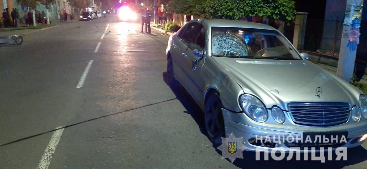 Оприлюднено світлини з місця смертельної ДТП на Закарпатті: подію прокоментували у поліції (ФОТО)