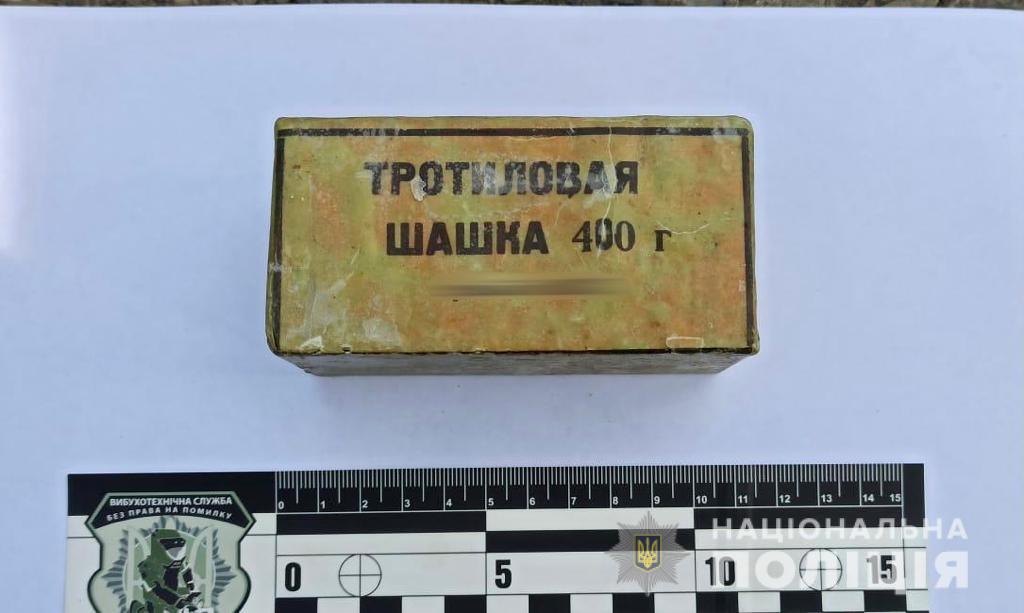 Сотні набоїв, гранати, шашки: ужгородець зберігав вдома арсенал небезпечної зброї (ФОТО)