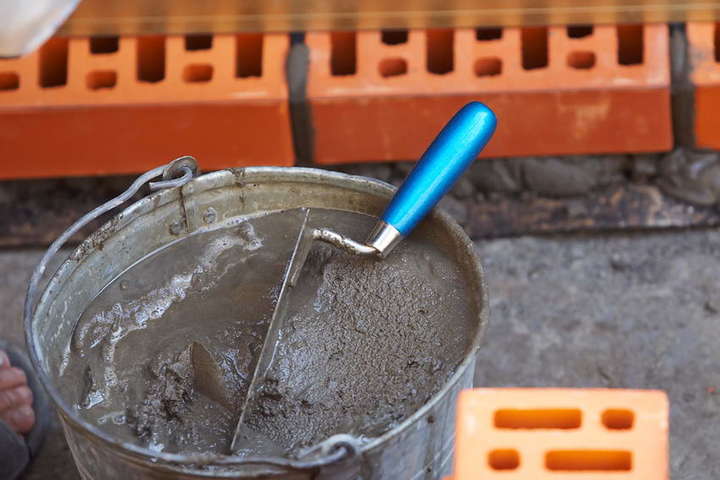 Незаконне будівництво: в Ужгороді підозрюють директора товариства у самовільному будівництві в центральній частині міста