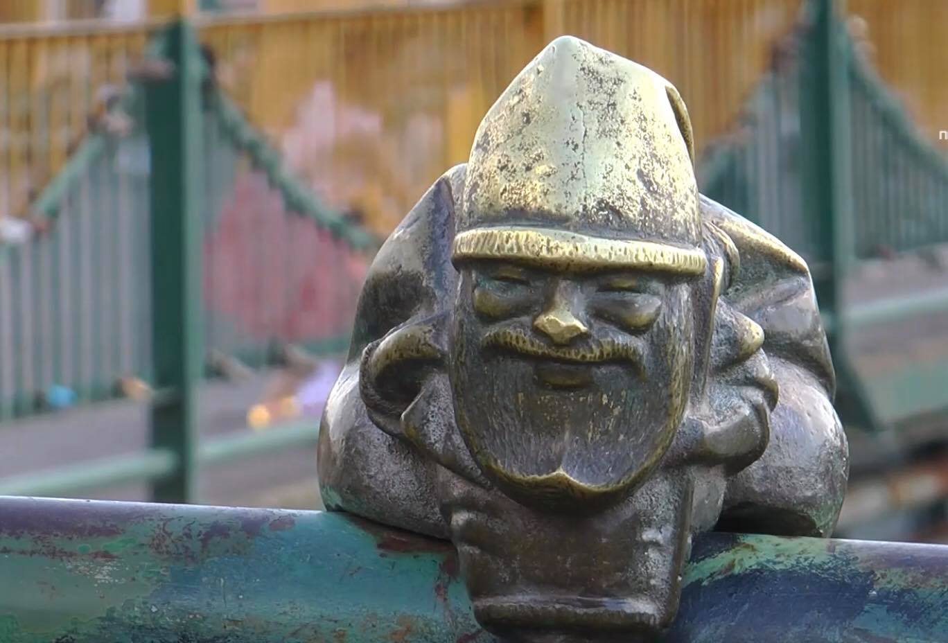 Міні-скульптурки без дозвільних документів: кроки до вирішення наболілого питання в Ужгороді (ВІДЕО)