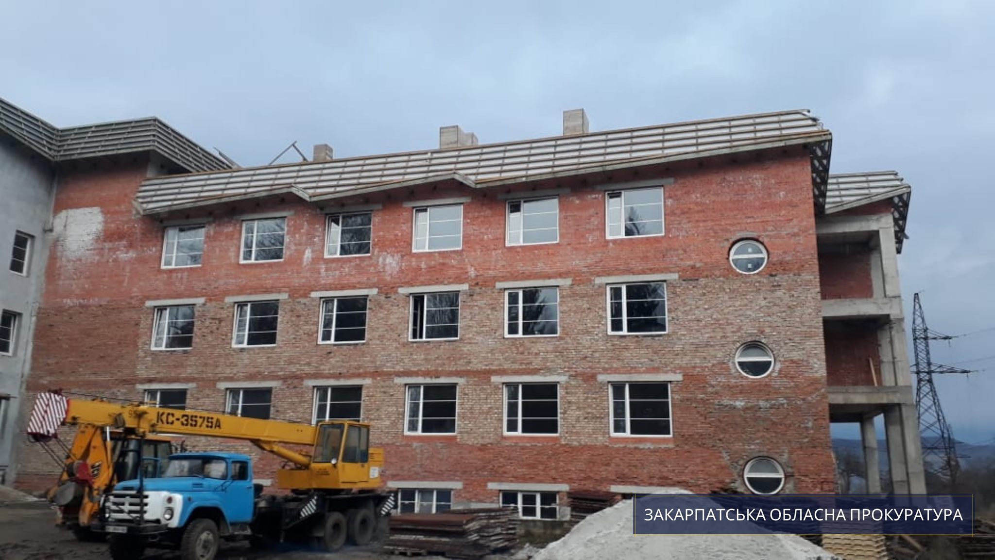 Будівництво тублікарні: у Нижній Апші судитимуть службовця управління Закарпатської ОДА (ФОТО)